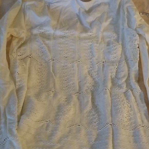 Form fitting top - Picture 6 of 6